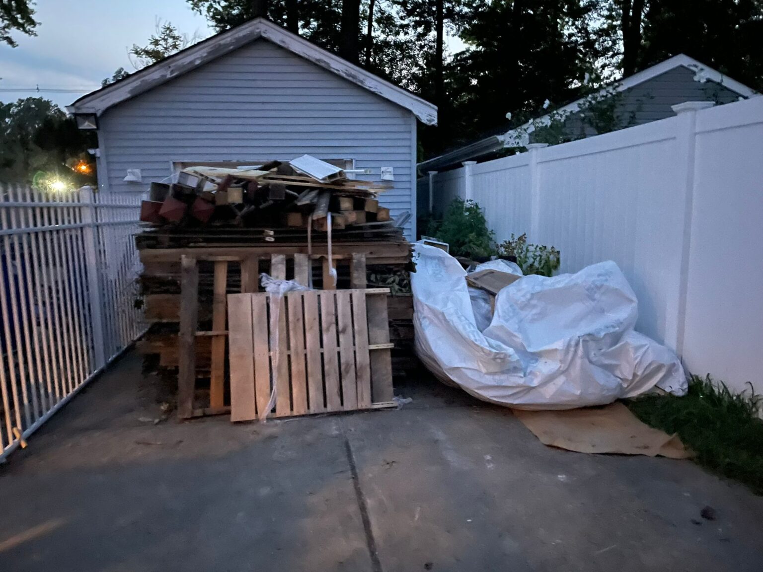 Junk Removal Near Me: Guide to Fast and Reliable Cleanups