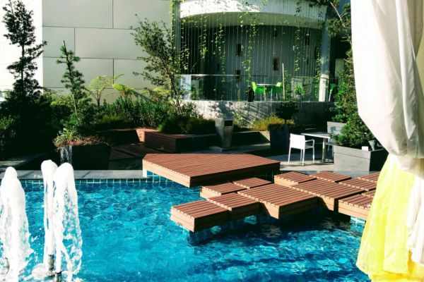 How Professional Pool Deck Repairs Extend the Life of Your Outdoor Space