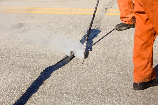 Signs You Need Concrete Crack Repair Services – LINEMARKING PLUS