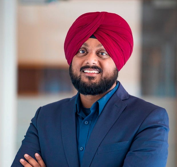 The Impact of Motivational Speakers in India on Personal Growth | by Simarpreet Singh | Sep, 2025 | Medium