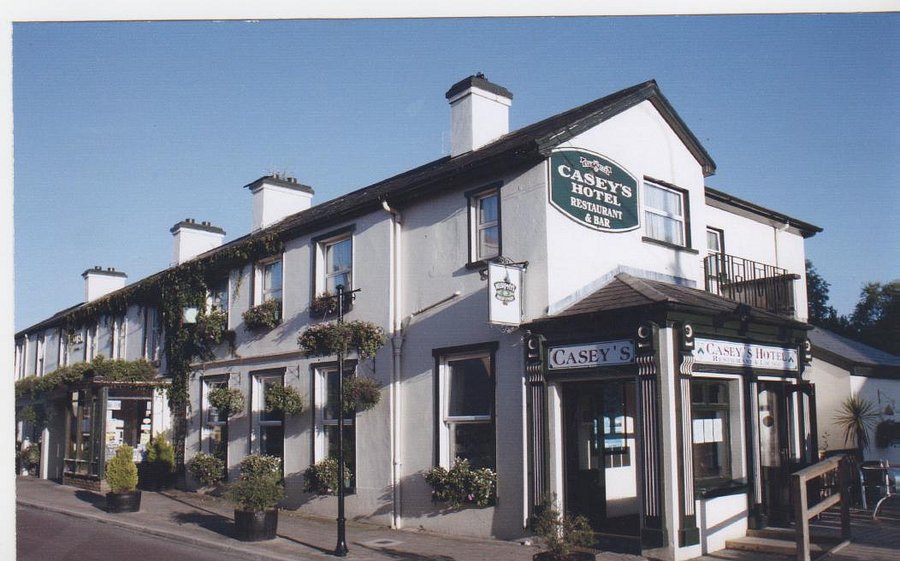 A Traveller’s Guide to Bantry Bay: Where to Stay, Eat, and Explore