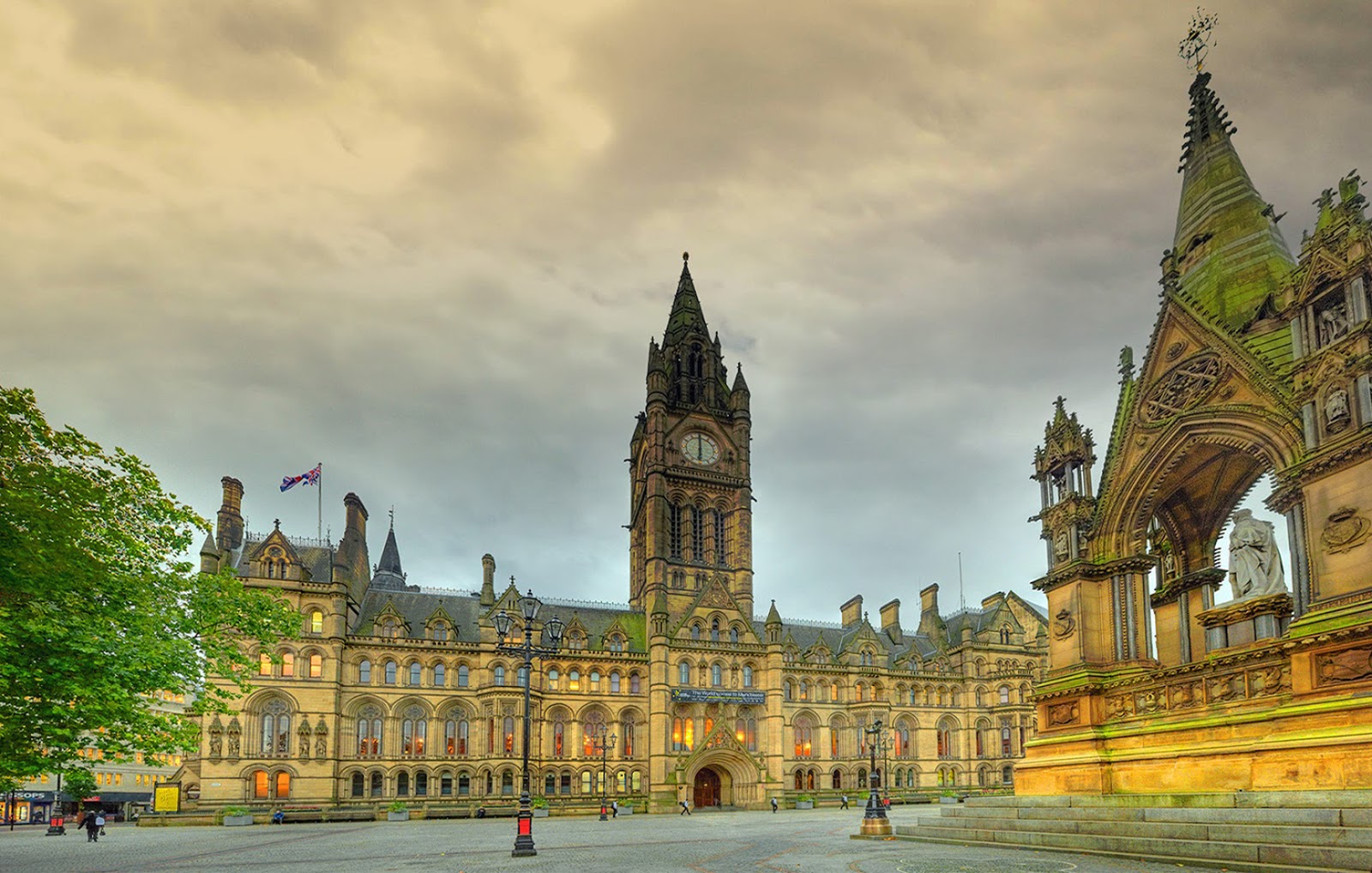 M16 Cars | Luxury  Reliable Taxi Service in the UK