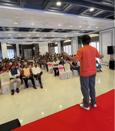 Visit JEE main coaching center | Aspirants College & Academy