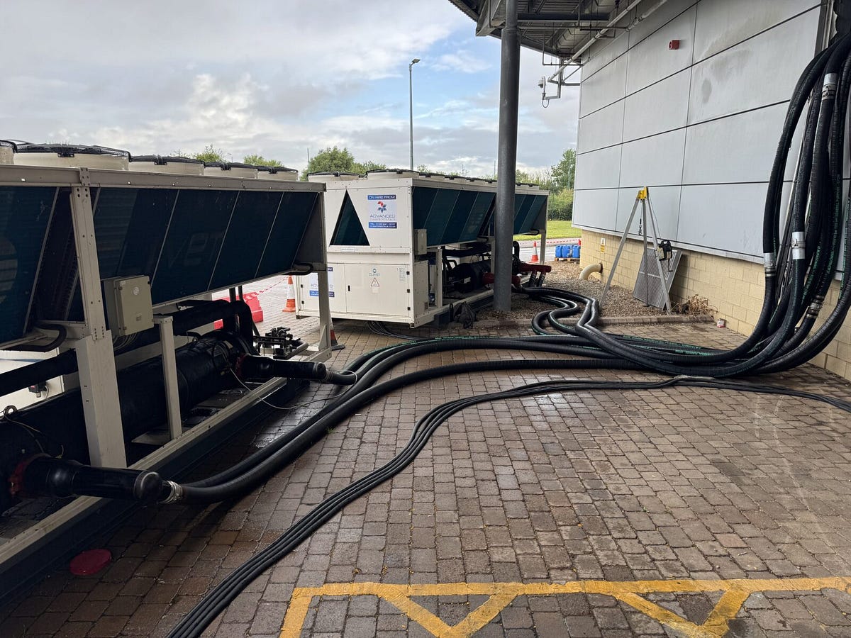 How Temporary Chiller Hire Keeps Your Business Running Smoothly | by Advancedcooling | Oct, 2025 | Medium