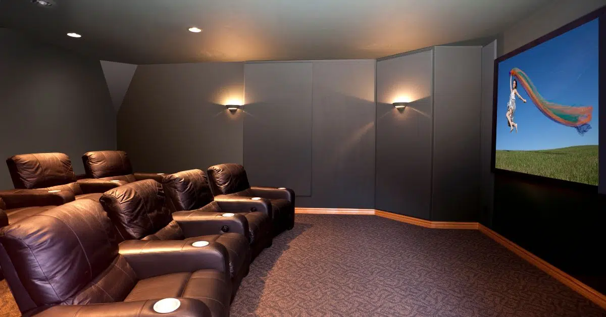 Best Man Cave & Outdoor Lounge Seating Guide