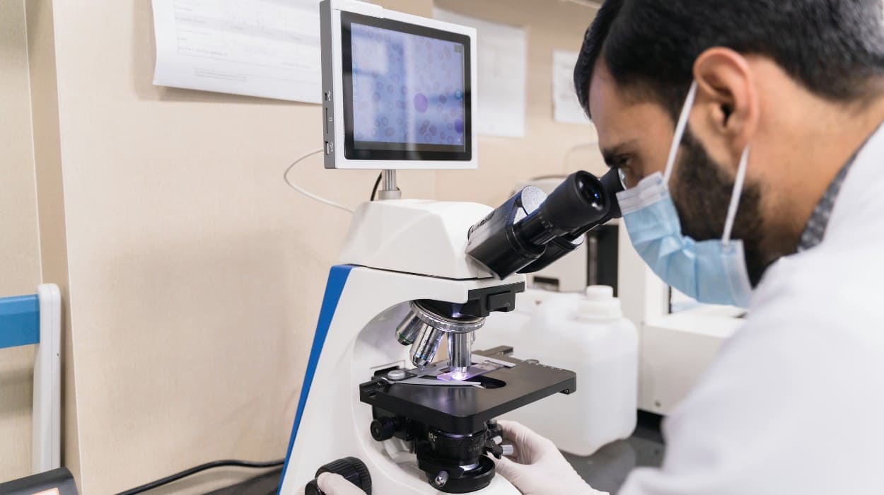 Pathology & Laboratory Medicine - AVee Hospital Vaishali