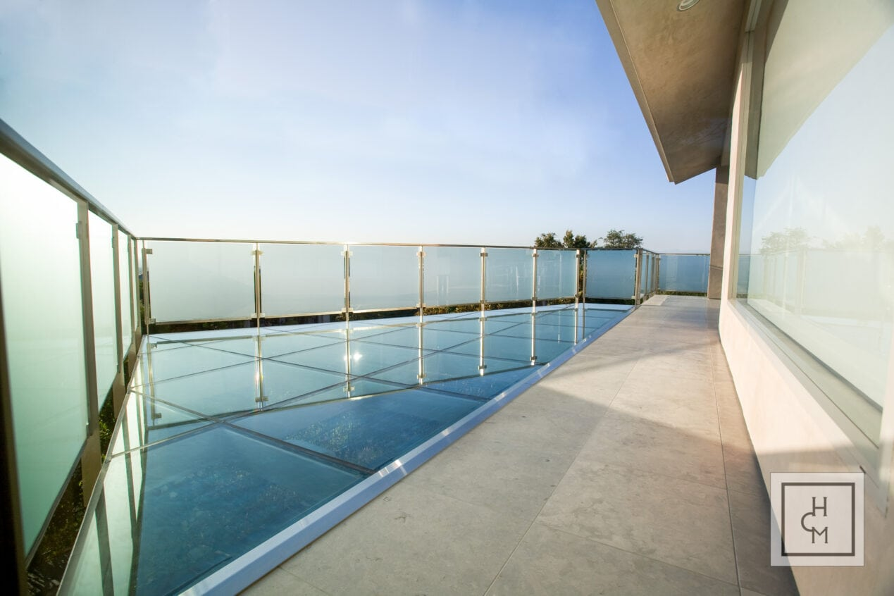 What Should You Know Before Installing a Modern Glass Railing on Your Balcony?