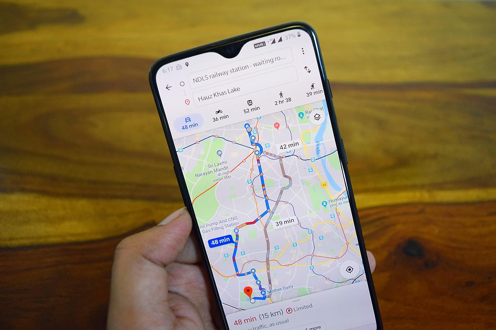 How a Family Location Tracking App Helps Keep Everyone Connected and Safe