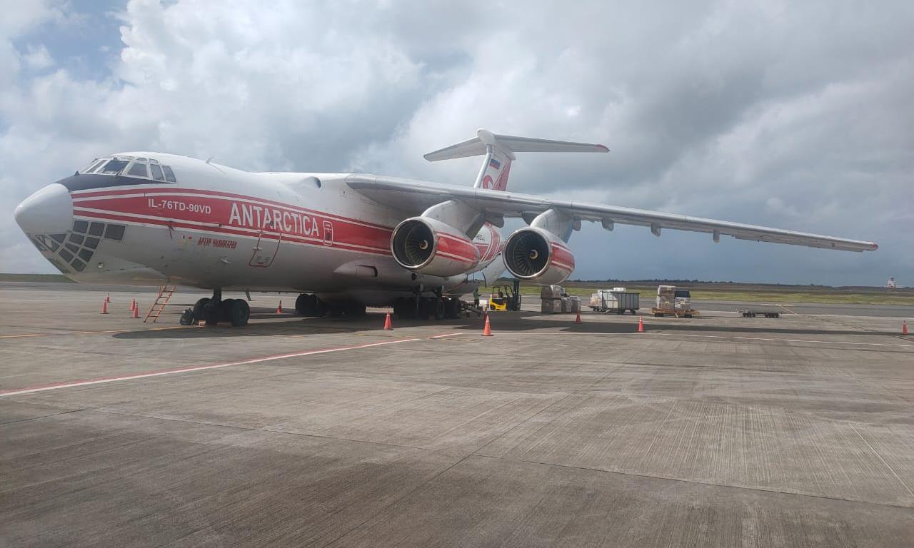 India flags off direct air cargo mission to Antarctica