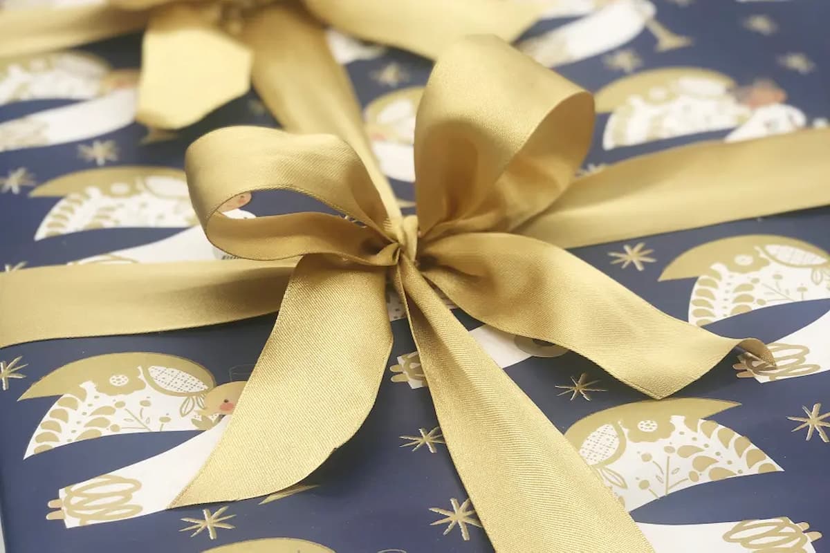 Wrapping Ribbons: Decorative Accessories That Can Make Your Gift Pop – Timeless Pages