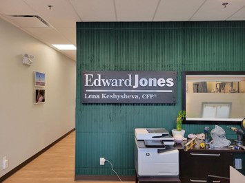 Top 5 Reasons Why Your Office Needs Reception Signage