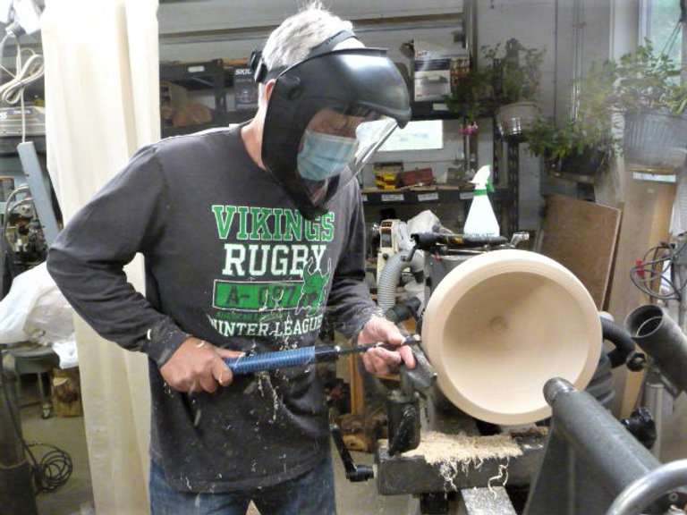 7 Luxury Handcrafted Wood Bowls Worth Buying in 2025