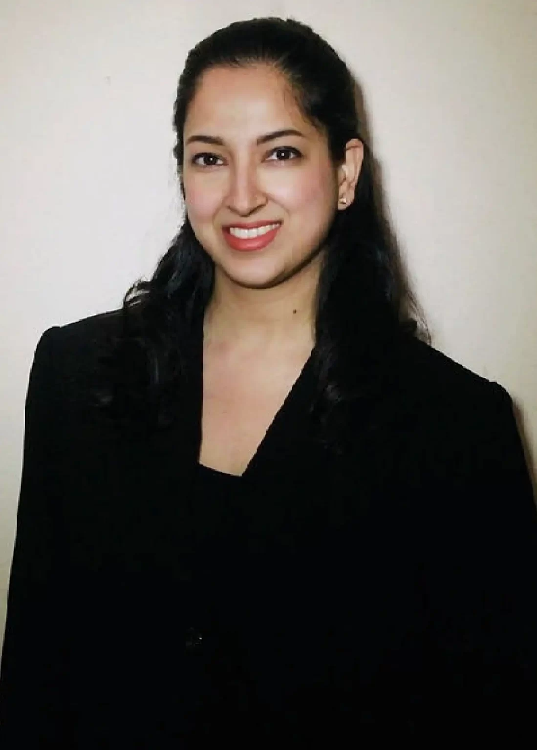 Best Dermatologist  Skin Specialist in Delhi - Emara Skin Clinic Delhi