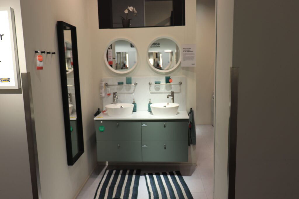 How to Find an Affordable Bathroom Vanity That Looks Customized